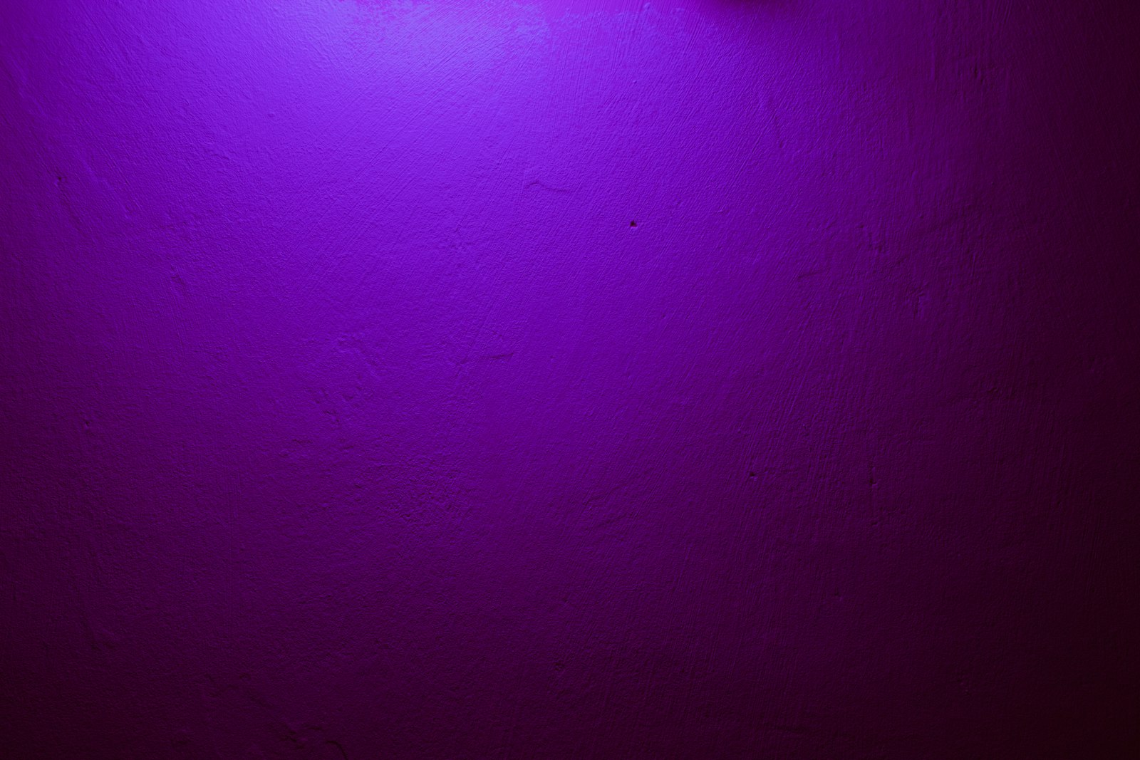 Choosing the Right Cure Light for Your Studio